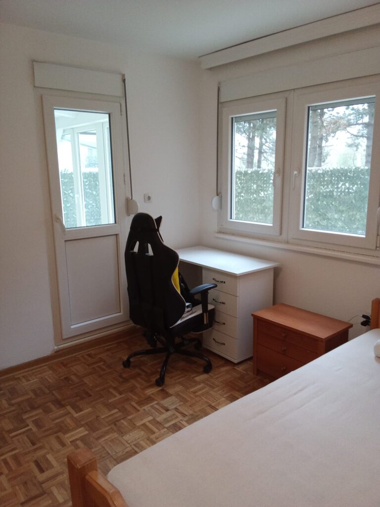 7-bedroom-twin-beds-Celebonovica-Bezanija-Beograd-flat-sale-tenanted-Expo-2027-prodaja-sa-zakupcima-tenanted-invest-estate-property-bitcoin-Serbia