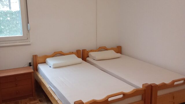 7a-bedroom-twin-beds-Celebonovica-Bezanija-Beograd-flat-sale-tenanted-Expo-2027-prodaja-sa-zakupcima-tenanted-invest-estate-property-bitcoin-Serbia-5
